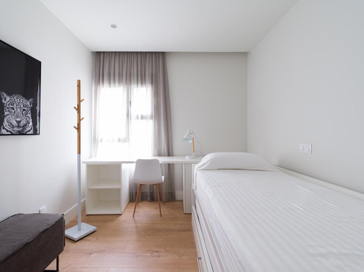 Luxury Bakus Canteras Beach Las Palmas Room photo