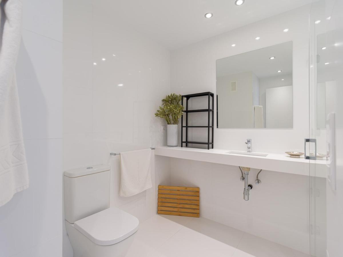Luxury Bakus Canteras Beach Las Palmas Room photo